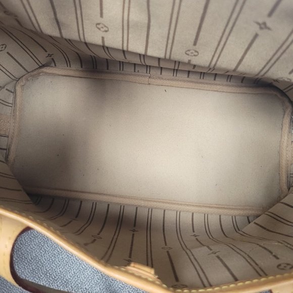 Louis Vuitton Neverfull PM - Picture 4 of 16